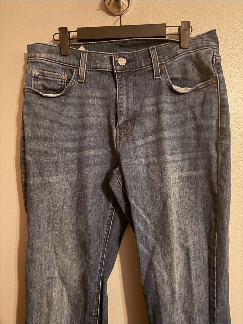 Levi's Men's Medium Blue Straight Jeans